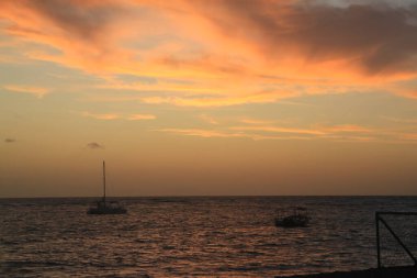 Karayiplerdeki Punta Cana plajında gün doğumu