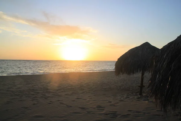 位于加勒比海边Punta Cana海滩的日出 — 图库照片