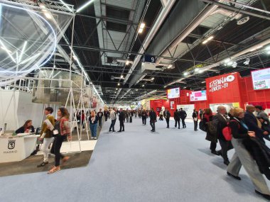 Madrid, İspanya, 22 Ocak 2020: Fitur 2020 'de ziyaretçiler