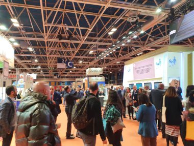 Madrid, İspanya, 23 Ocak 2020: Fitur 2020 'de profesyonel turizm ziyaretçileri