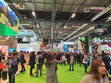Madrid, İspanya, 22 Ocak 2020: Fitur 2020 Fuarı ziyaretçileri