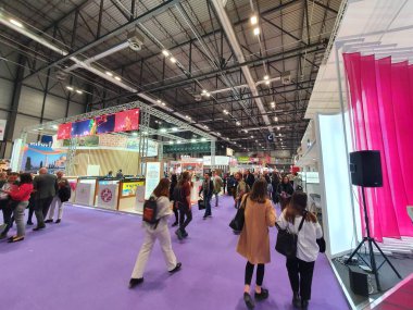 Madrid, İspanya, 22 Ocak 2020: Fitur 2020 Fuarı ziyaretçileri