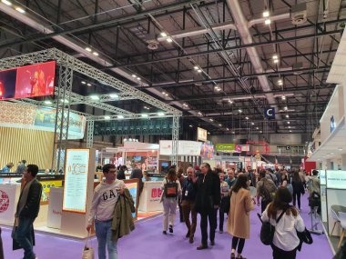Madrid, İspanya, 22 Ocak 2020: Fitur 2020 Fuarı ziyaretçileri