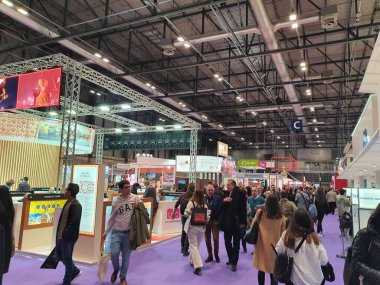 Madrid, İspanya, 22 Ocak 2020: Fitur 2020 Fuarı ziyaretçileri