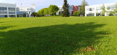 Donostia - San Sebastian, Bask Ülkesi, İspanya, Mayıs, 3, 2020: Donostia San Sebastian 'daki Miramon Park' taki bahçeler