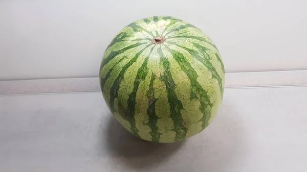 Grüne Und Gelbe Runde Wassermelone — Stockfoto