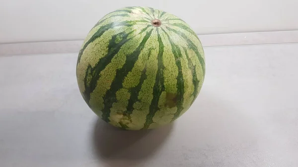 Grüne Und Gelbe Runde Wassermelone — Stockfoto