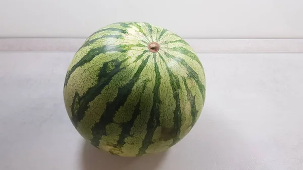 Grön Och Gul Rund Vattenmelon — Stockfoto