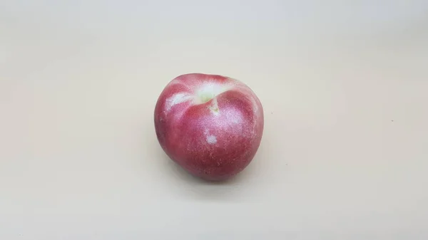 Manzana Roja Sobre Fondo Blanco — Foto de Stock