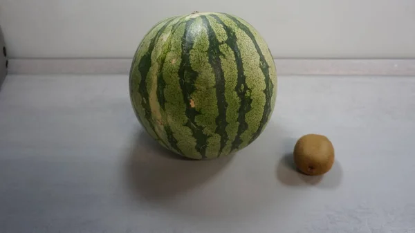 Wassermelone Auf Weißem Hintergrund — Stockfoto