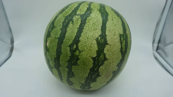 Wassermelone Auf Weißem Hintergrund — Stockfoto
