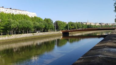 Barselona 'daki nehrin manzarası