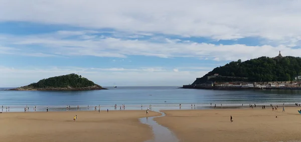 Spaziergänger Strand Concha Donostia San Sebastian — Stockfoto