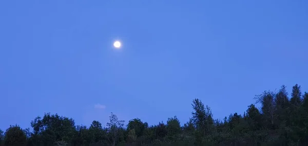 多诺西塔圣塞巴斯蒂安美丽的满月 — 图库照片