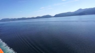 İlkbaharda Alaska 'ya yelken açmak.