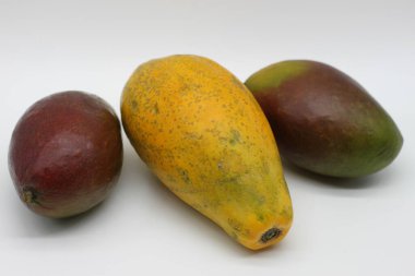 papaya ve mango meyveleri
