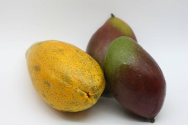 papaya ve mango meyveleri