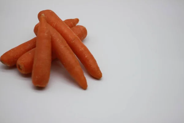 Narancs Sárgarépa Fehér Alapon — Stock Fotó