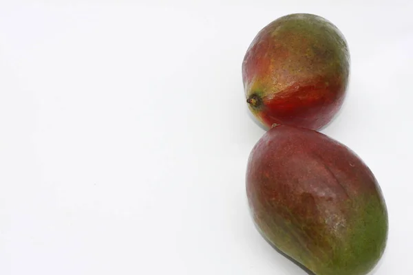 Mangofrüchte Isoliert Auf Weißem Hintergrund — Stockfoto