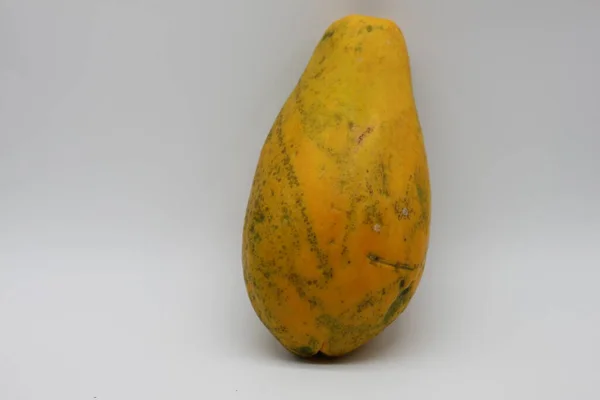 Papaya Amarilla Aislada Sobre Fondo Blanco — Foto de Stock