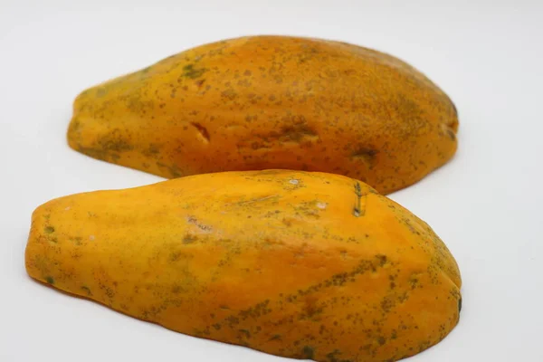 Papaya Gesneden Helft Geïsoleerd Witte Achtergrond — Stockfoto