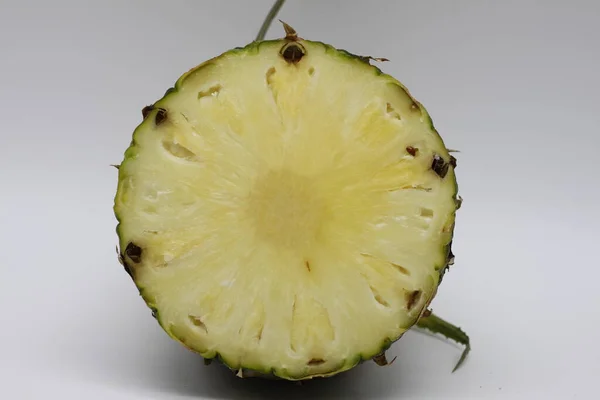 Ananas Skive Baggrund Isoleret Hvid Baggrund - Stock-foto