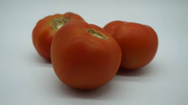 Tomates Rojos Sobre Fondo Blanco — Foto de Stock