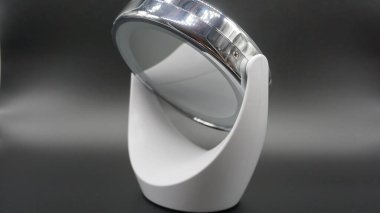 Işıklı büyütme aynası