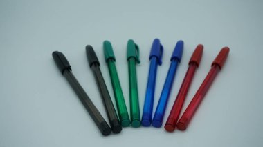 Işık arkaplanındaki kalem