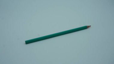 Tahta ve grafit kalem.