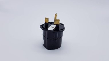 siyah elektrik prizi adaptörü