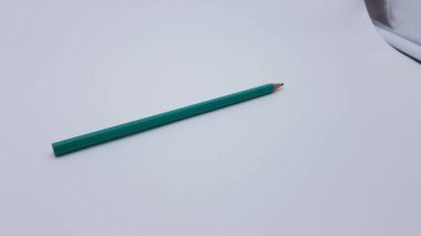 Tahta ve grafit kalem.