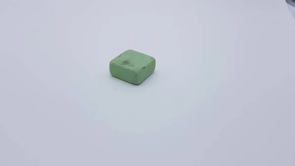 Зеленый Ластик Белом Фоне — стоковое фото