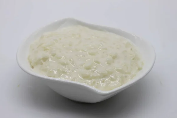 Delicioso Pudín Arroz Casero Sobre Fondo Blanco —  Fotos de Stock