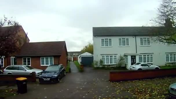 SHEFFIELD, INGHILTERRA - 12 NOV 2020: Città vecchia. Case vittoriane. Case di Cambridge. Le strade di Cambridge. Cielo blu. Tempo soleggiato . — Video Stock