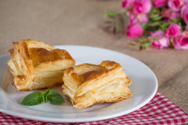 İştah açıcı puf suyu ile. Güzel Kahvaltı.