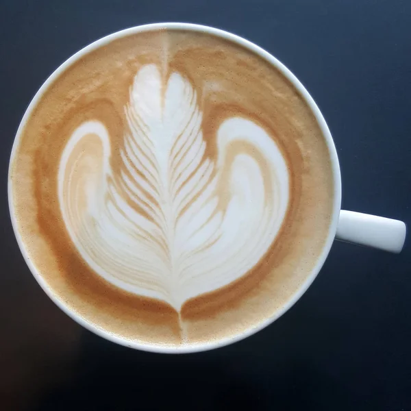 Vista superior de una taza de café arte latte —  Fotos de Stock