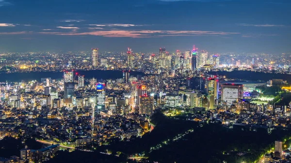 Wieczorem Panoramiczne Drapacze Chmur Widokiem Biurowiec Centrum Tokio Japonia Azja — Zdjęcie stockowe