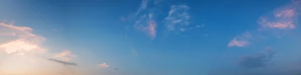 Panorama Van Dramatische Levendige Kleur Met Prachtige Wolk Van Zonsopkomst — Stockfoto