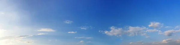 Ciel Panoramique Avec Nuage Par Une Journée Ensoleillée Beau Cirrus — Photo