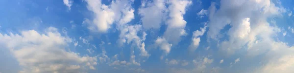 Ciel Panoramique Avec Nuage Par Une Journée Ensoleillée Beau Cirrus — Photo