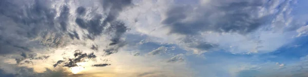 Panorama Céu Azul Com Nuvens Tempestade Dia Nublado Bela Imagem — Fotografia de Stock