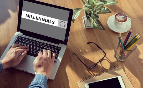  Açılış sayfası çizim işadamı arka plan bulanık