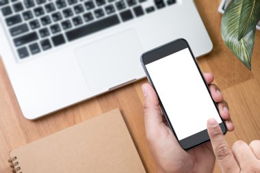 Düşünceli erkek kişi dijital telefon ekran, siluet top bilgisayar ve el için arıyorsunuz