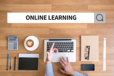 Düşünceli erkek kişi dijital telefon ekran, siluet top bilgisayar ve el için arıyorsunuz