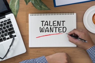 İş durumlarda iş adamı iş üstünde beyaz geniş, en iyi görüş