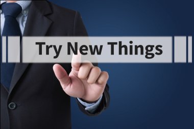  finansal raporlar ve bir dizüstü bilgisayar ile iş yerinde iş ekip eller