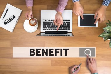 İş durumlarda iş adamı iş üstünde beyaz geniş, en iyi görüş