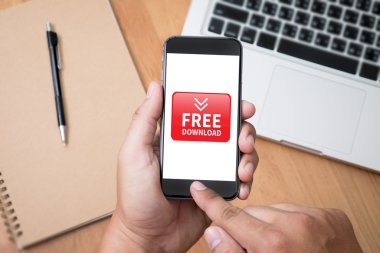 Tedavi planı mali raporlar ve bir dizüstü bilgisayar ile çalışan iş takım el