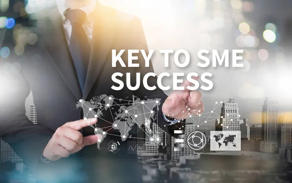 中小企業または中小企業と中小企業中小企業の成功へのキー — ストック写真